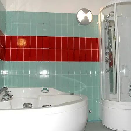 Derby Hotel 3*